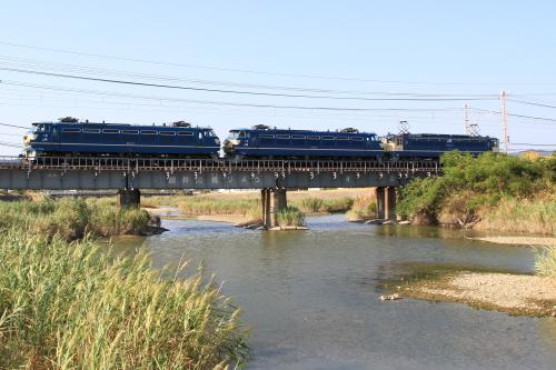45号機＋49号機の回送シーン。